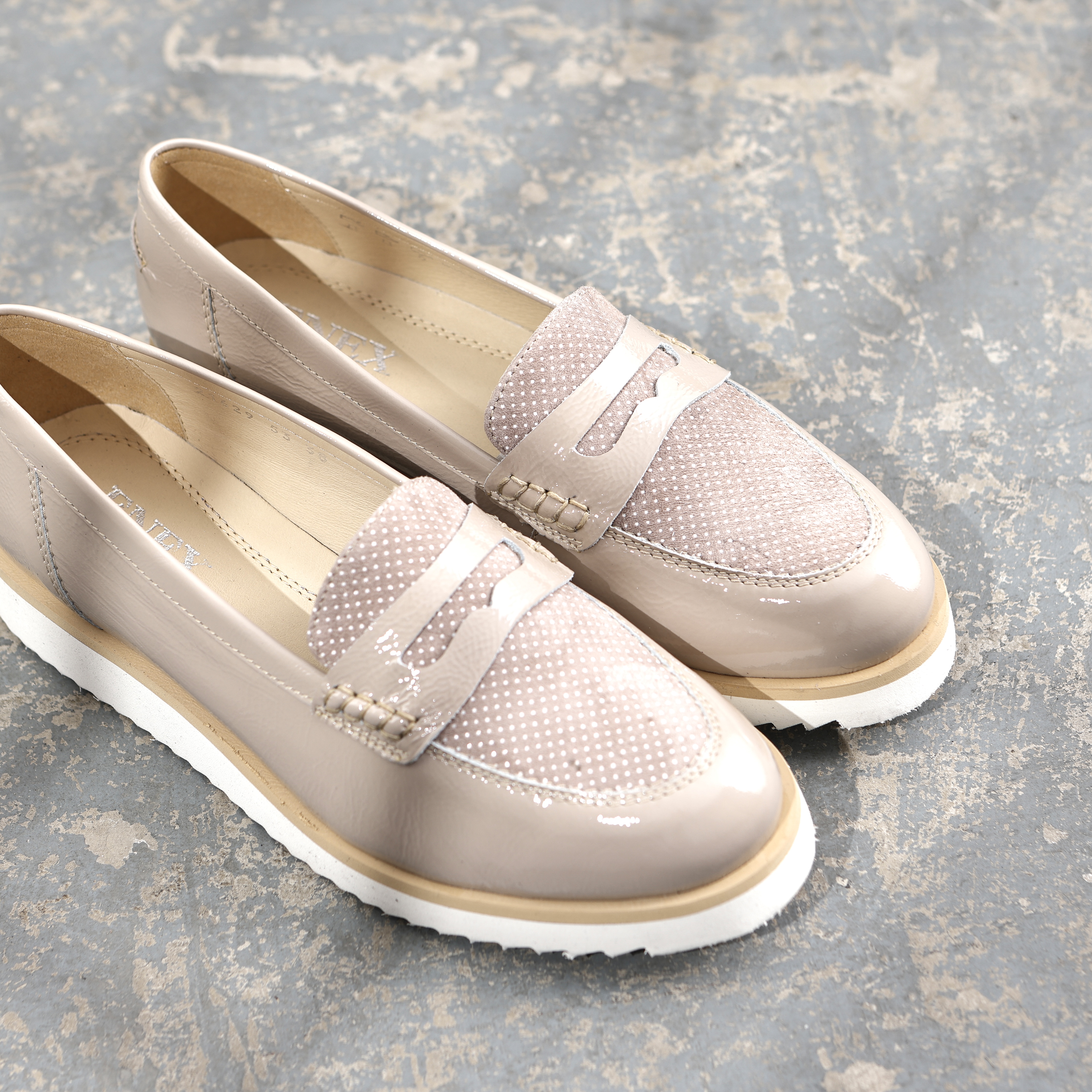 Lagane ženske cipele u perla bež boji kože