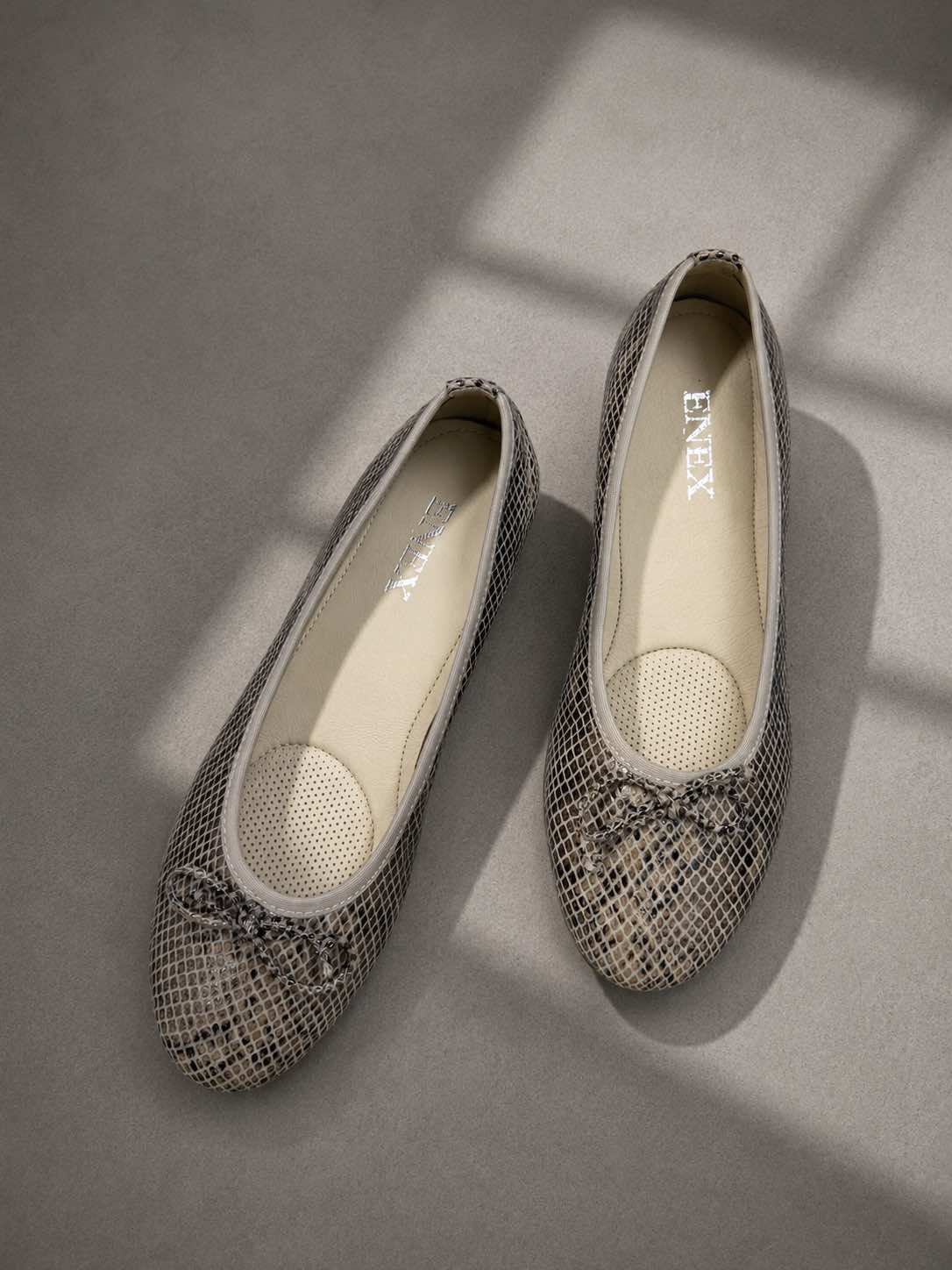 MEKANA ŽENSKA BALETANKA URAĐENA OD ANIMAL PRINT KOŽE