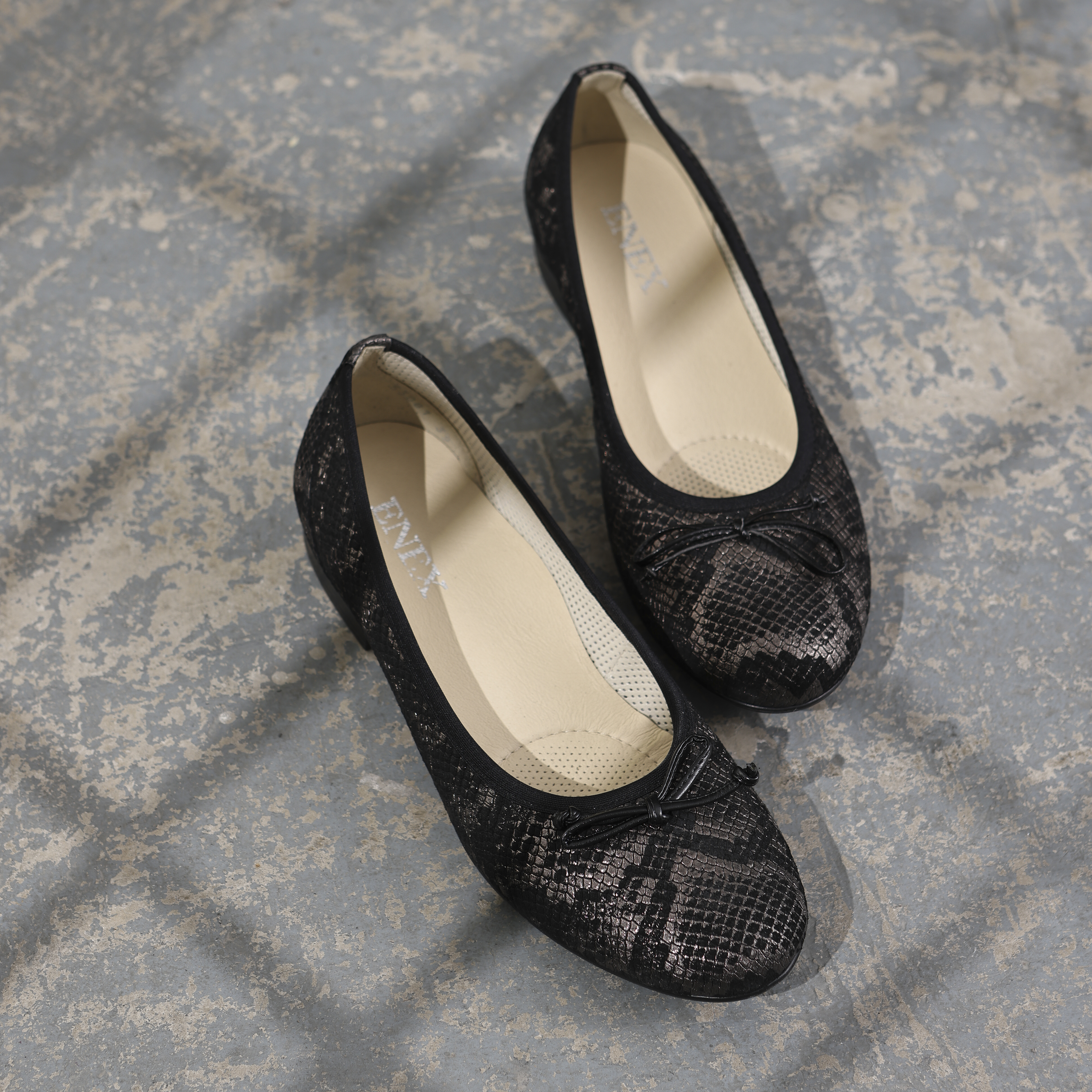 Kožne baletanke sa zmijskim print efektom