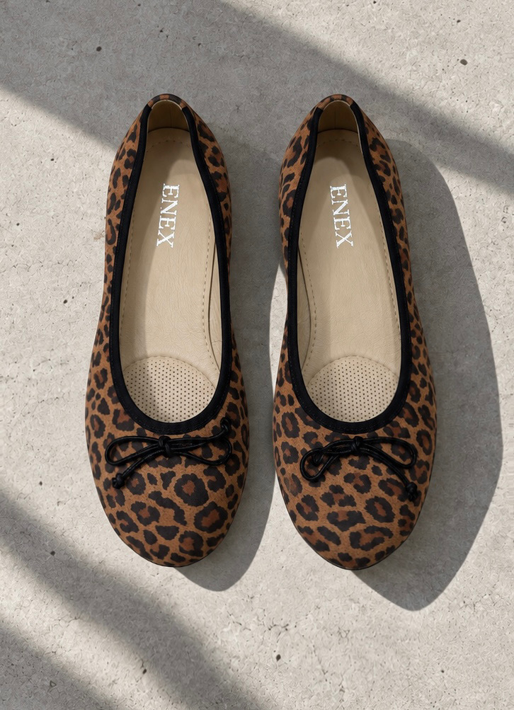 Elegantne baletanke od print velur kože leopard dezena