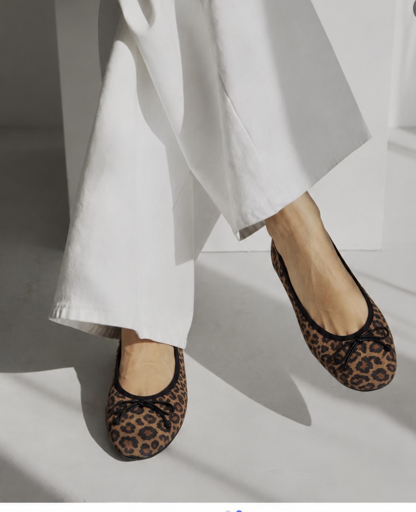 Elegantne baletanke od print velur kože leopard dezena