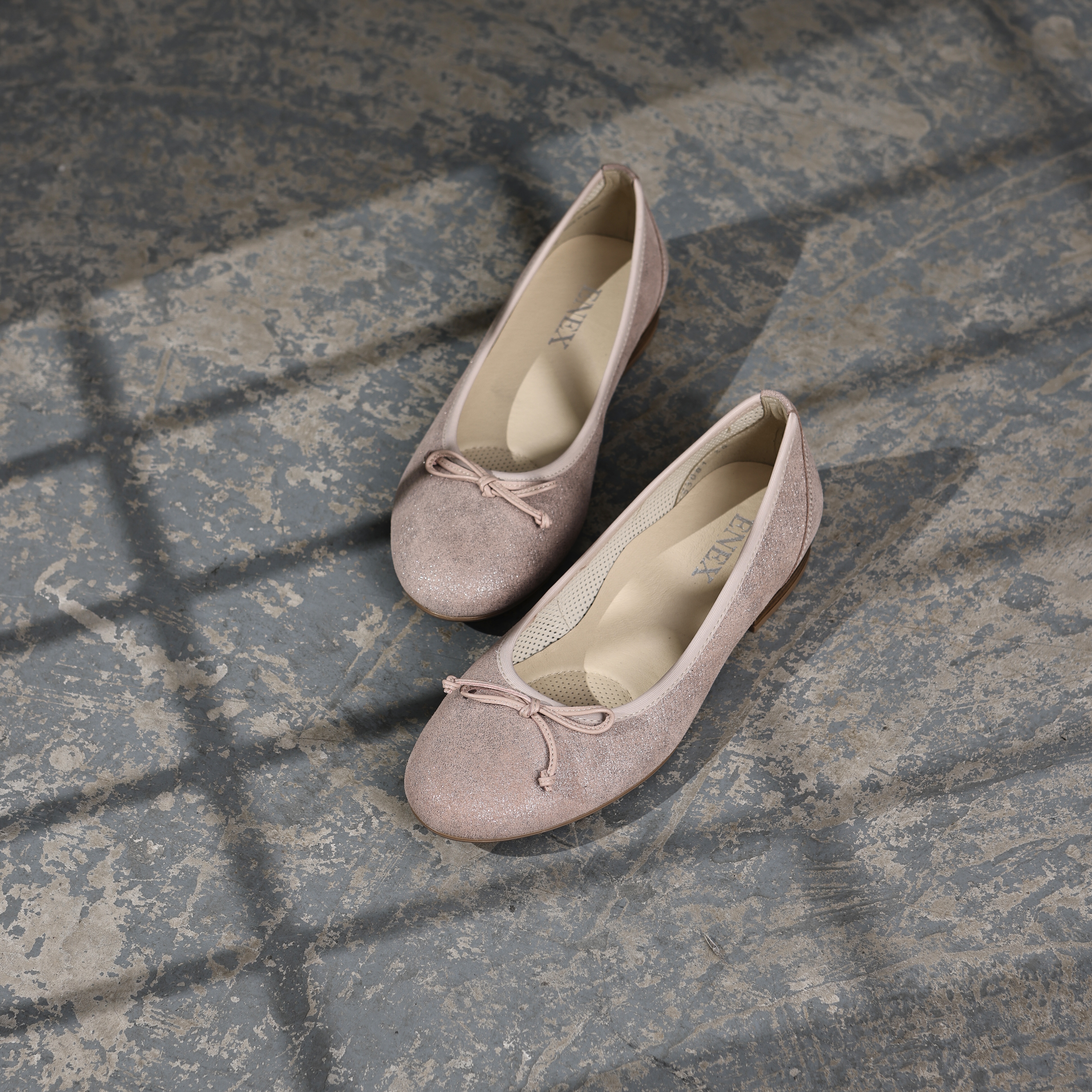 ELEGANTNA ŽENSKA BALETANKA OD MEKANE ROZE KOŽE