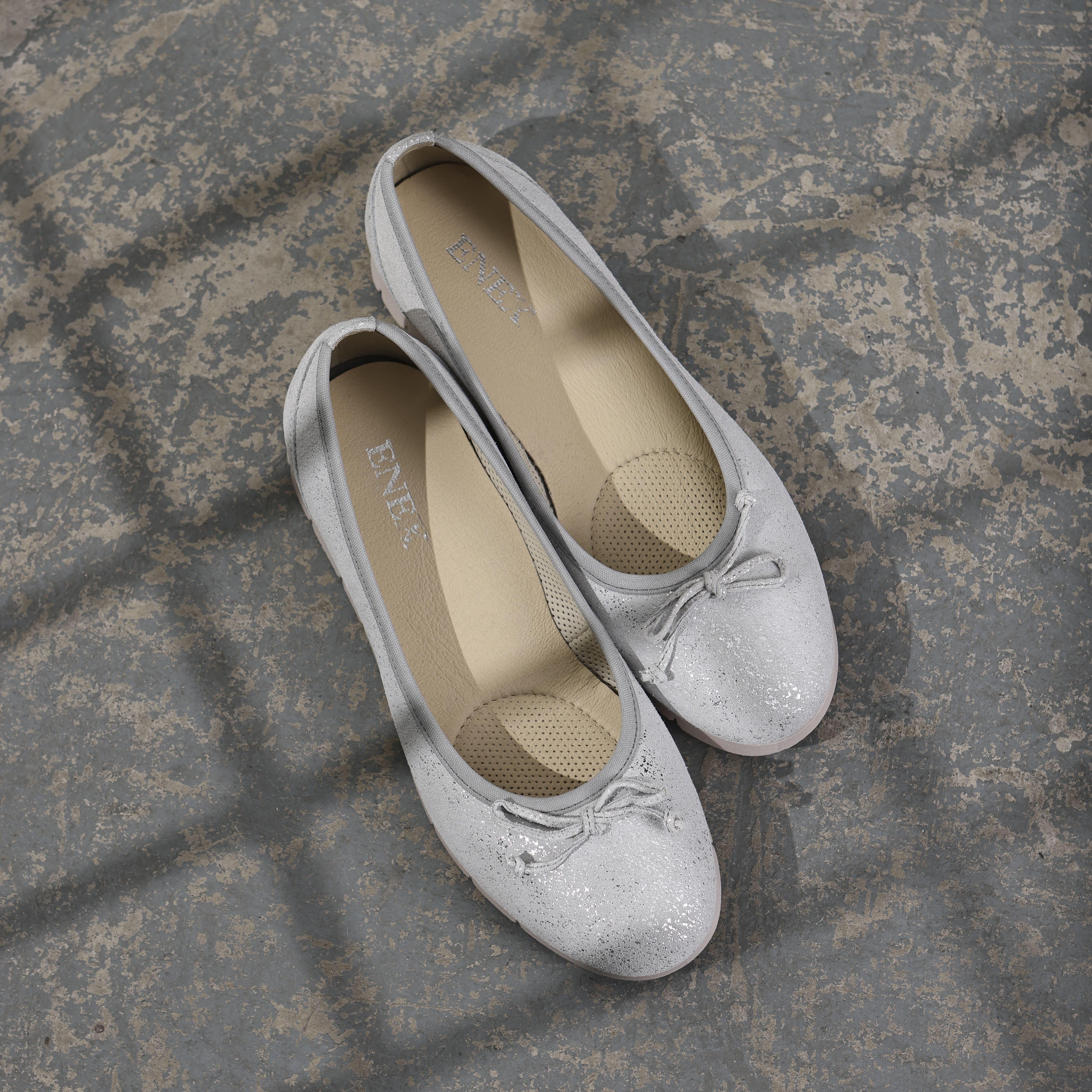 Mekane baletanke od svetlo sive kože