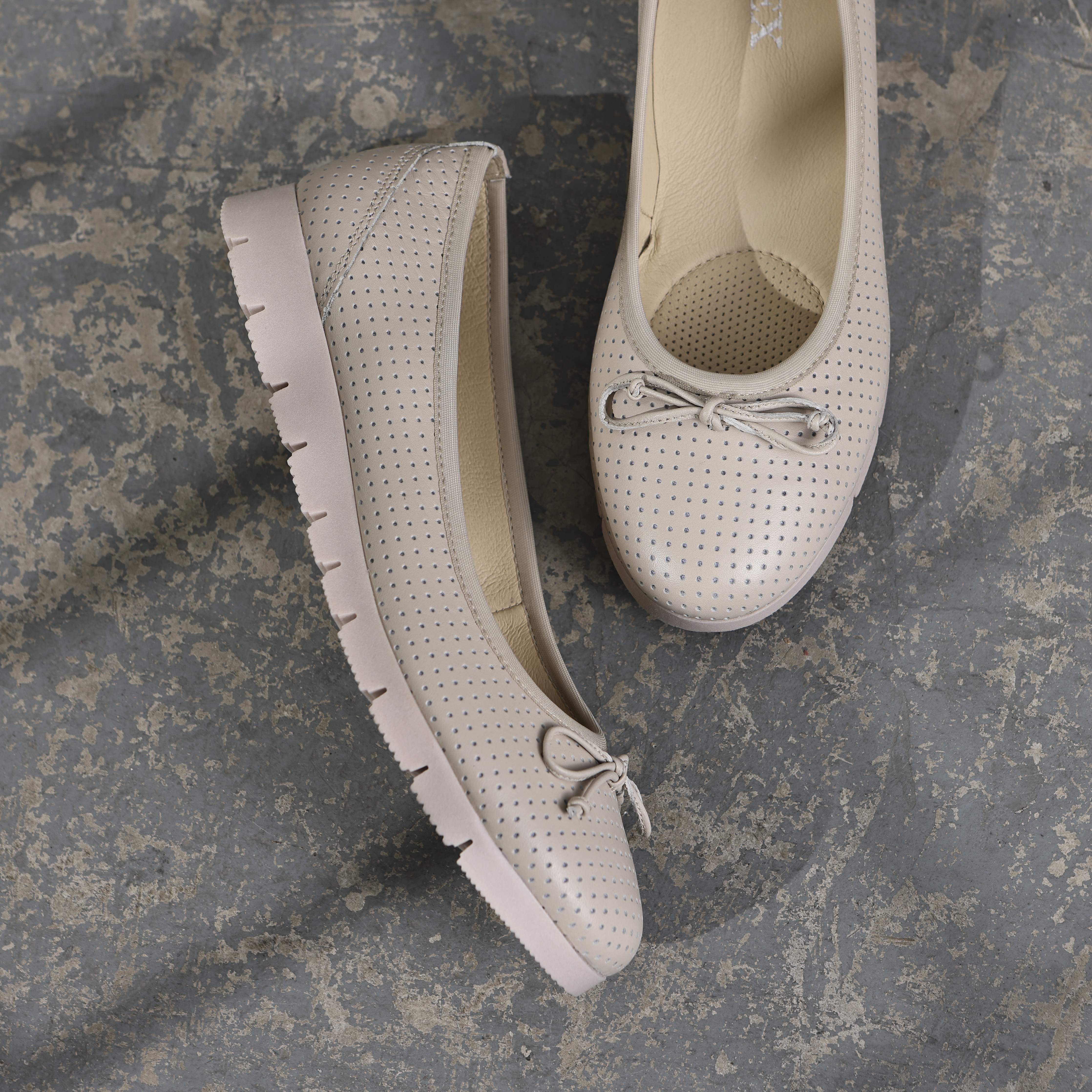 Ženstevne baletanke od zumbane bež kože