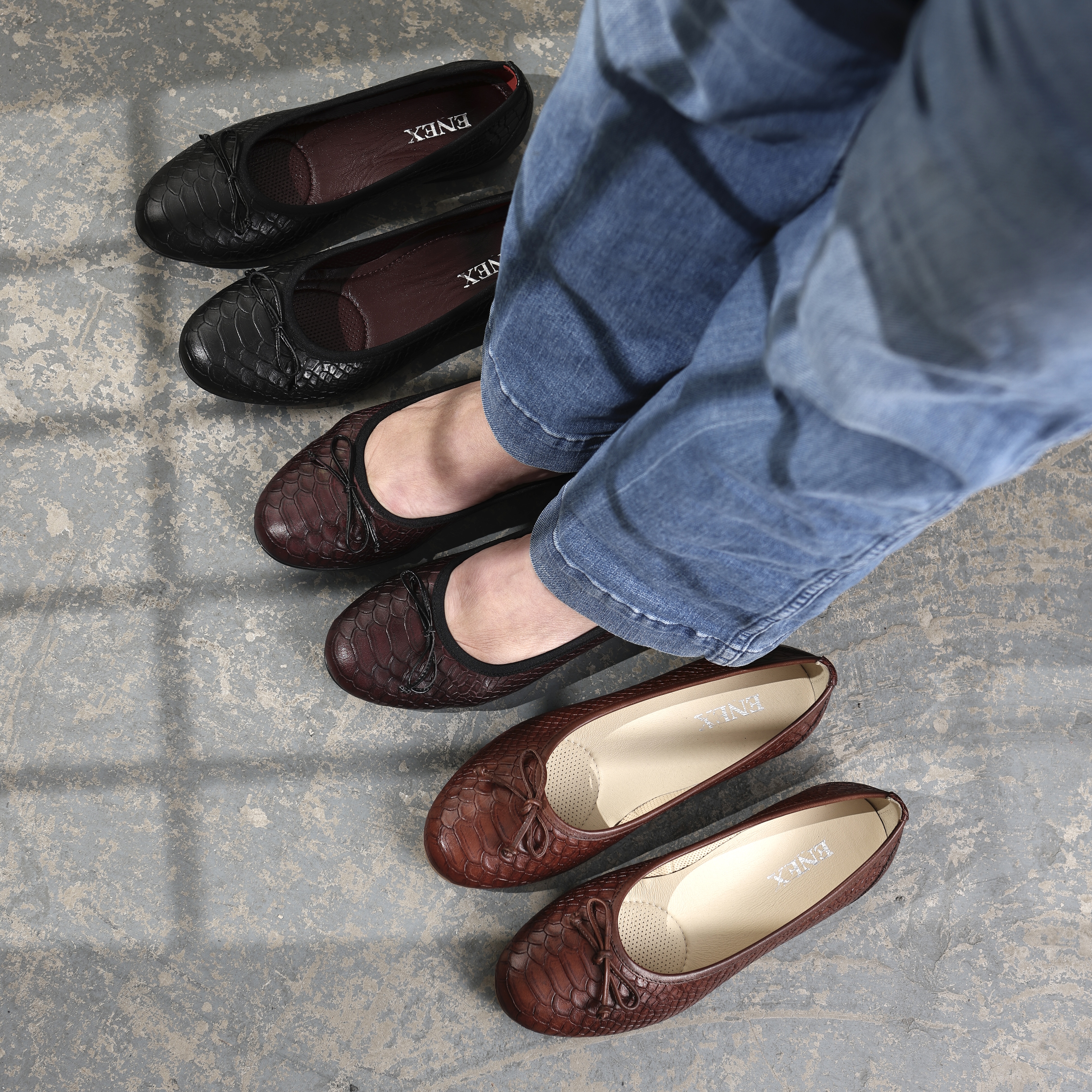 ELEGANTNA ŽENSKA BALETANKA OD MEKANE BORDO KROKO KOŽE