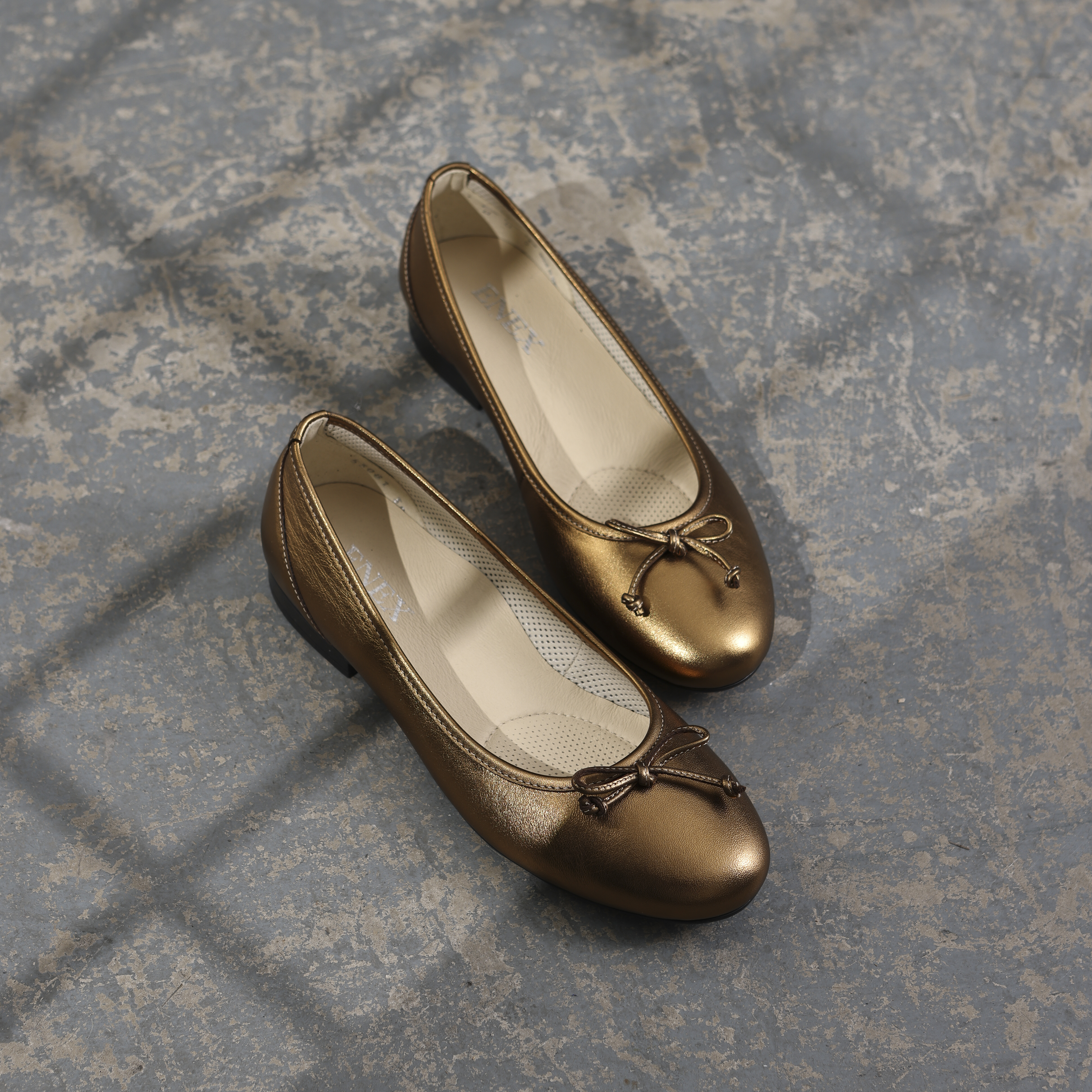 Elegantne baletanke u bronzanoj nijansi kože