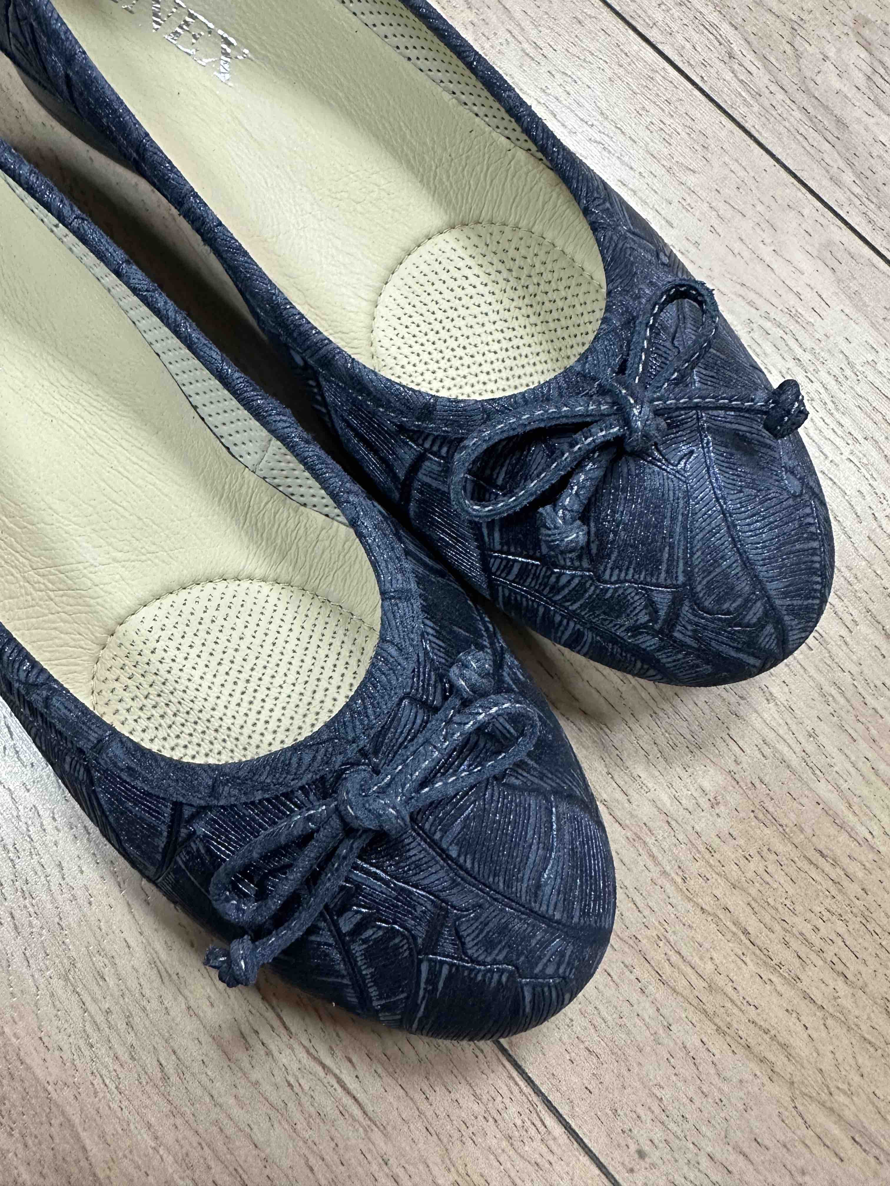 ELEGANTNA ŽENSKA BALETANKA OD MEKANE TEGET KOŽE