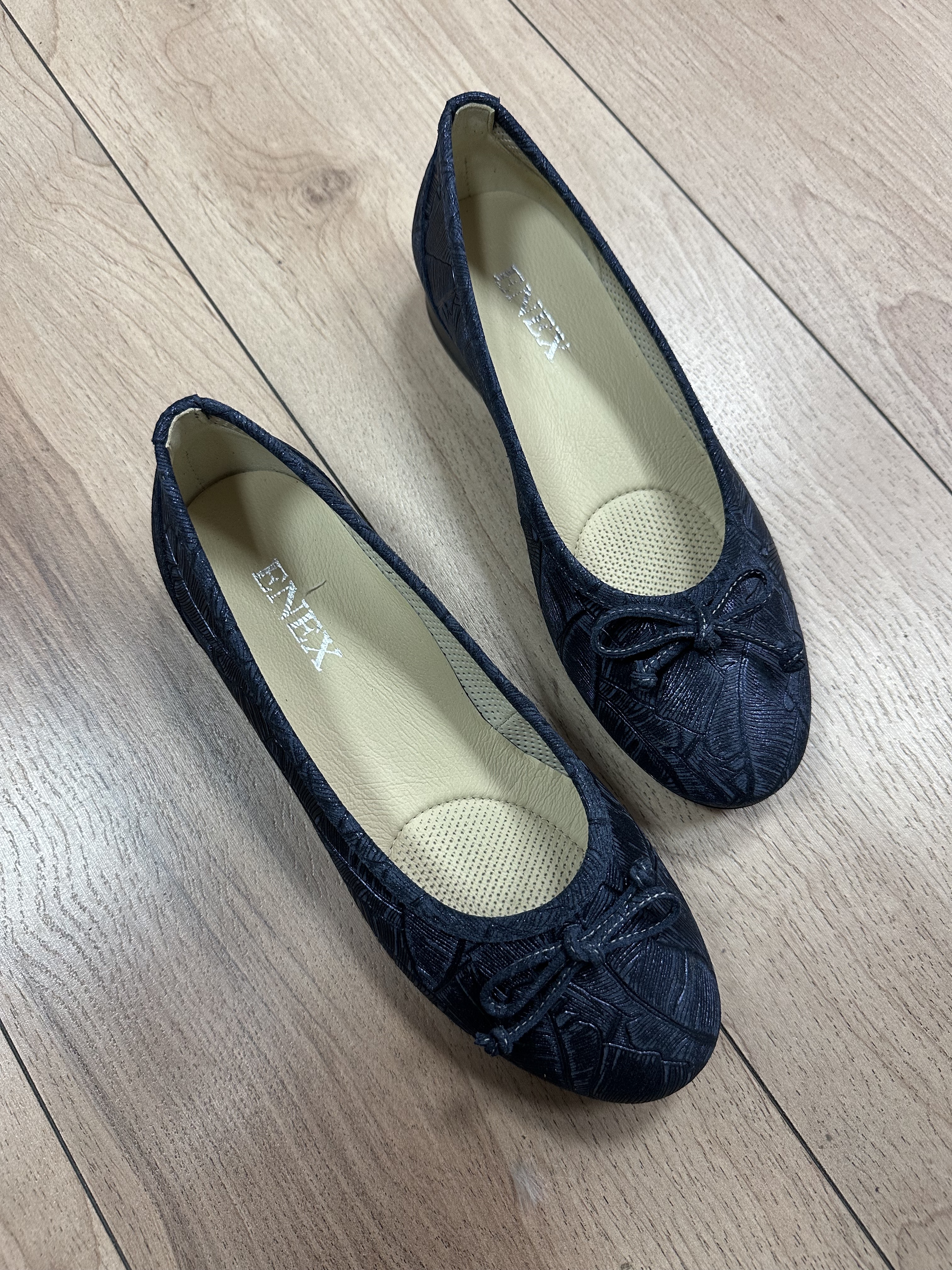 ELEGANTNA ŽENSKA BALETANKA OD MEKANE TEGET KOŽE