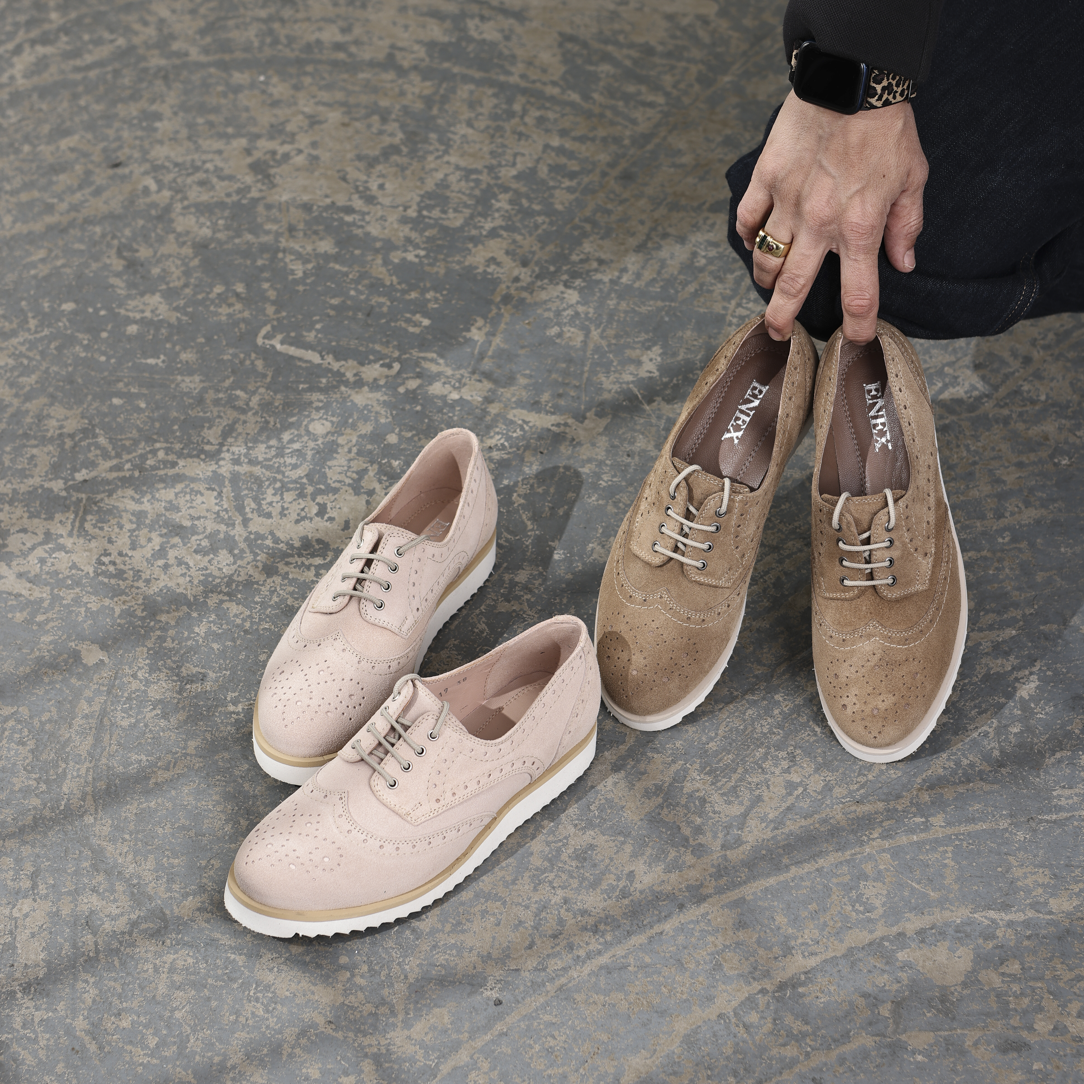 MODERNE ŽENSKE OKFORDICE U KONJAK VELUR KOŽI