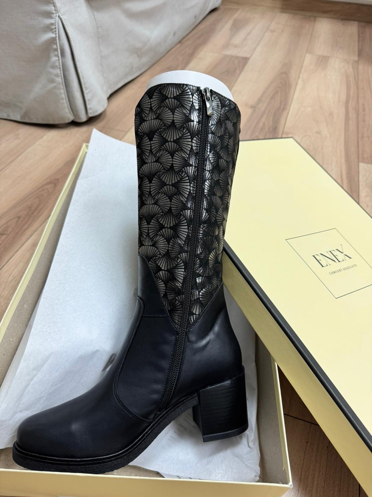 Elegantna dugačka čizma sa prirodnim krznom