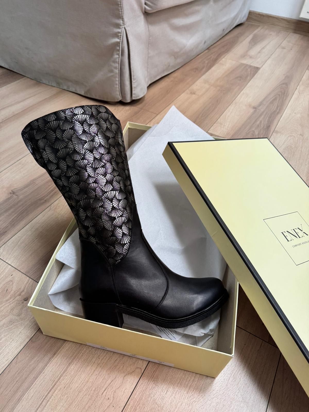 Elegantna dugačka čizma sa prirodnim krznom