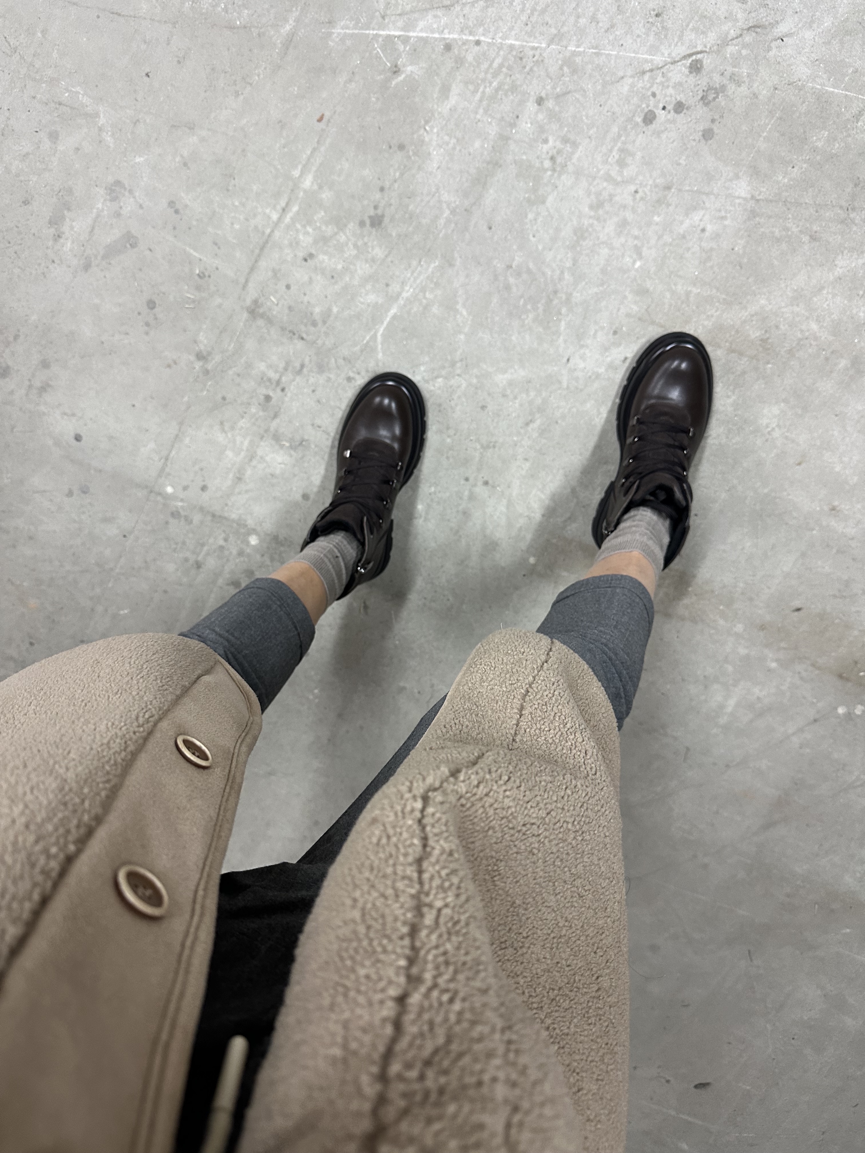 Sportska ženska kratka čizma u braon koži