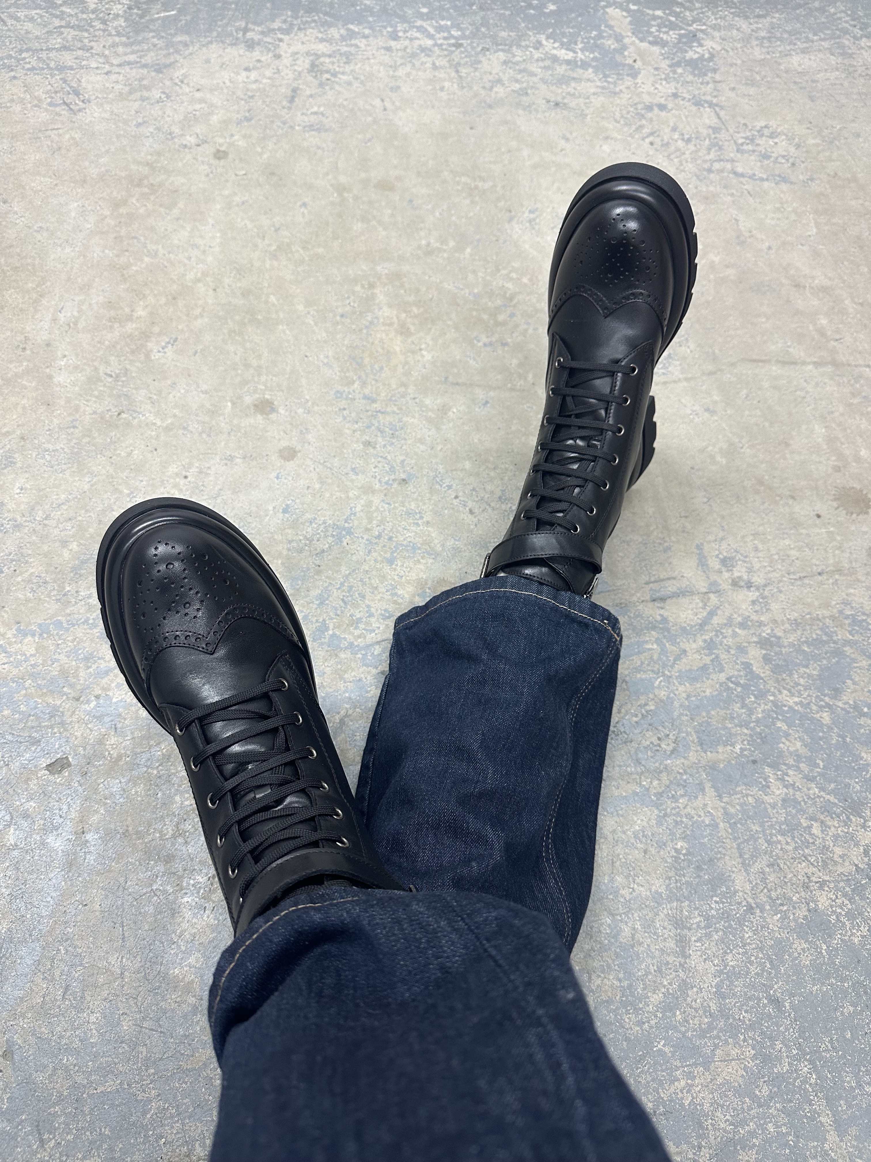 MODERNE ŽENSKE ČIZMICE NA PERTLANJE SA ZUMBANIM VRHOM