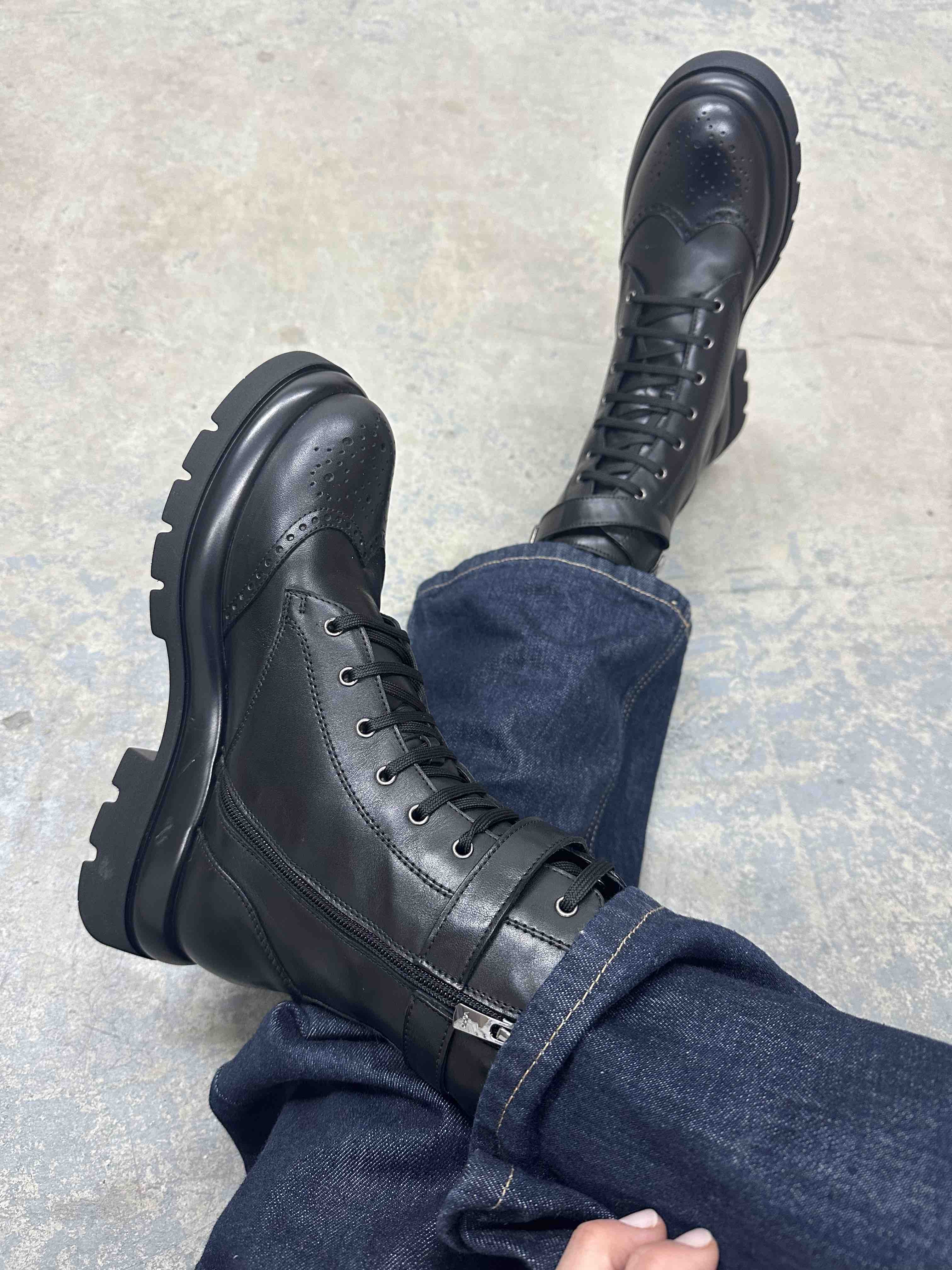 MODERNE ŽENSKE ČIZMICE NA PERTLANJE SA ZUMBANIM VRHOM