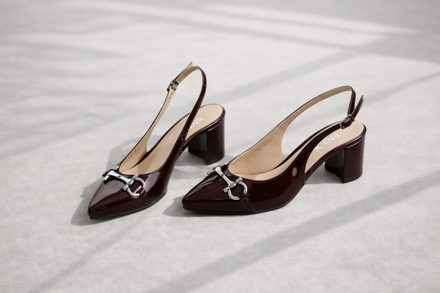 ELEGANTNA ŽENSKA SANDALA U BOJI VINA